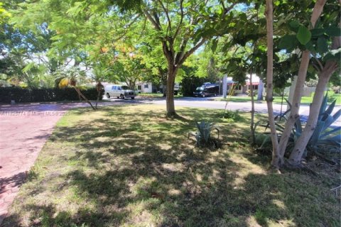 House in Hallandale Beach, Florida 3 bedrooms, 149.2 sq.m. № 1794134 - photo 7
