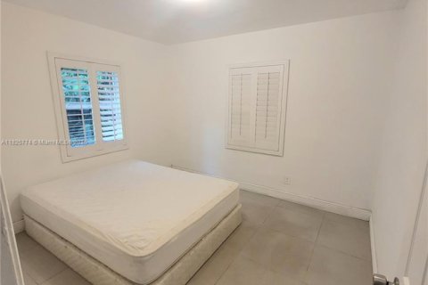 House in Hallandale Beach, Florida 3 bedrooms, 149.2 sq.m. № 1794134 - photo 22
