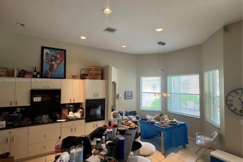 House in Delray Beach, Florida 2 bedrooms, 191.1 sq.m. № 1847766 - photo 3