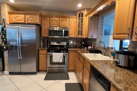 House in Sunrise, Florida 3 bedrooms, 96.99 sq.m. № 1952930 - photo 8