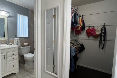 House in Sunrise, Florida 3 bedrooms, 96.99 sq.m. № 1952930 - photo 23