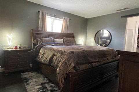 House in Sunrise, Florida 3 bedrooms, 96.99 sq.m. № 1952930 - photo 20