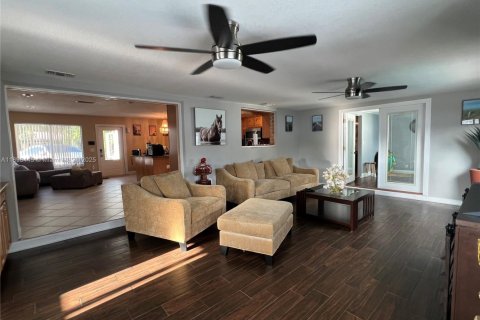 House in Sunrise, Florida 3 bedrooms, 96.99 sq.m. № 1952930 - photo 16