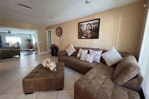 House in Sunrise, Florida 3 bedrooms, 96.99 sq.m. № 1952930 - photo 14
