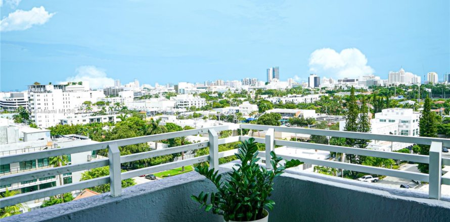 Кондоминиум с 2 спальнями в Майами-Бич, Флорида № 2014591