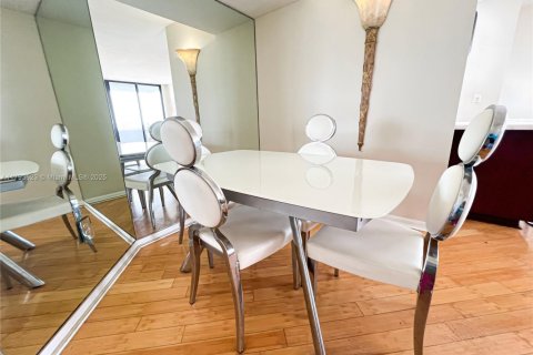 Купить кондоминиум в Майами-Бич, Флорида 2 спальни, 117.24м2, № 2014591 - фото 10