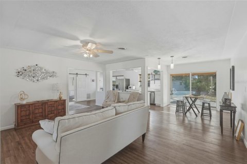 Villa ou maison à vendre à Saint Petersburg, Floride: 3 chambres, 167.6 m2 № 2142582 - photo 5