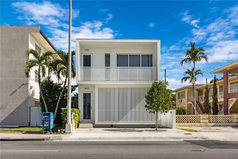 Casa en alquiler en Miami, Florida, 3 dormitorios, 112.41 m2 № 1781494 - foto 8