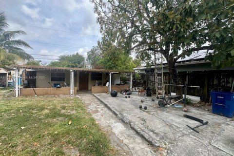 Casa en venta en Miami, Florida, 4 dormitorios, 104.61 m2 № 1938579 - foto 14