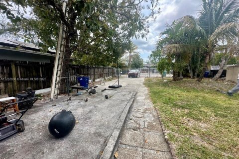 Casa en venta en Miami, Florida, 4 dormitorios, 104.61 m2 № 1938579 - foto 15