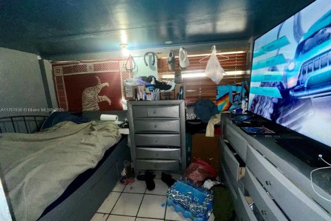 Casa en venta en Miami, Florida, 4 dormitorios, 104.61 m2 № 1938579 - foto 11