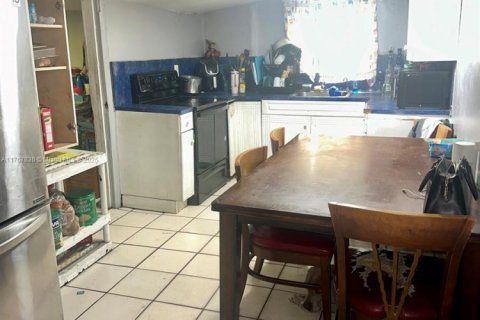 Casa en venta en Miami, Florida, 4 dormitorios, 104.61 m2 № 1938579 - foto 3
