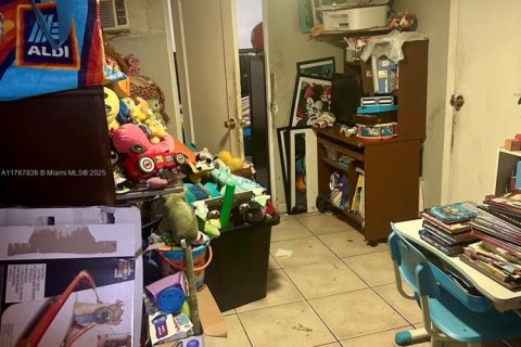 Casa en venta en Miami, Florida, 4 dormitorios, 104.61 m2 № 1938579 - foto 4