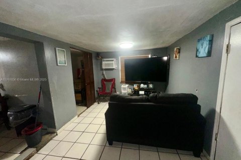Casa en venta en Miami, Florida, 4 dormitorios, 104.61 m2 № 1938579 - foto 6