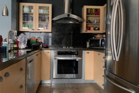 House in Miami, Florida 3 bedrooms, 176.42 sq.m. № 1921589 - photo 7