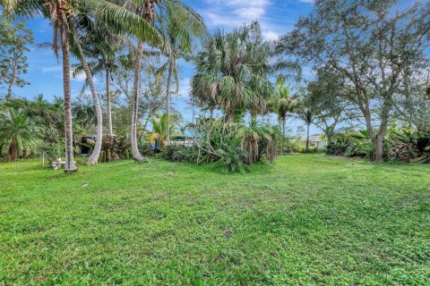 Commercial property in Port St. Lucie, Florida № 2309551