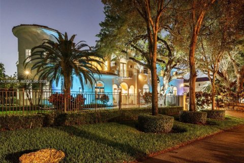 Villa ou maison à vendre à Pinecrest, Floride: 8 chambres, 768.95 m2 № 2024984 - photo 16