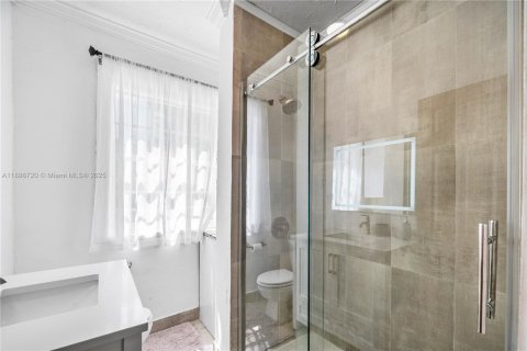 Villa ou maison à vendre à West Palm Beach, Floride: 2 chambres, 97.92 m2 № 1938852 - photo 18