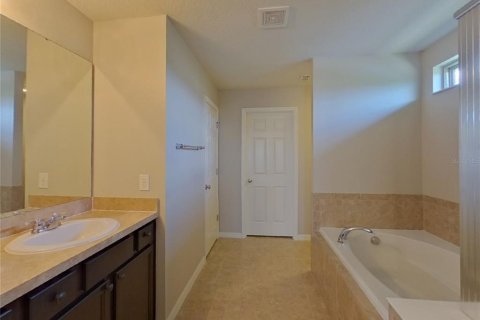 House in Ruskin, Florida 3 bedrooms, 247.12 sq.m. № 2118852 - photo 12