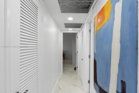 Copropriété à louer à Fort Lauderdale, Floride: 2 chambres, 131.09 m2 № 1944914 - photo 15