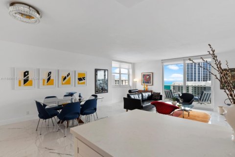 Copropriété à louer à Fort Lauderdale, Floride: 2 chambres, 131.09 m2 № 1944914 - photo 6