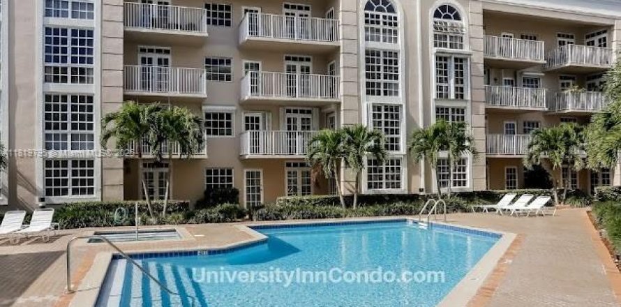 Condo in Coral Gables, Florida, 2 bedrooms  № 1777813