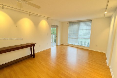 Condo in Coral Gables, Florida, 2 bedrooms  № 1777813 - photo 3