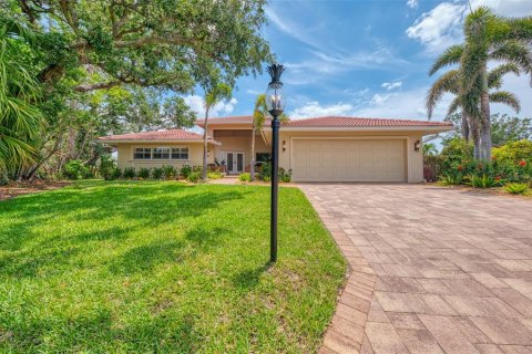 House in Sarasota, Florida 3 bedrooms, 205.96 sq.m. № 1675012 - photo 8