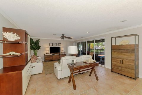 House in Sarasota, Florida 3 bedrooms, 205.96 sq.m. № 1675012 - photo 14