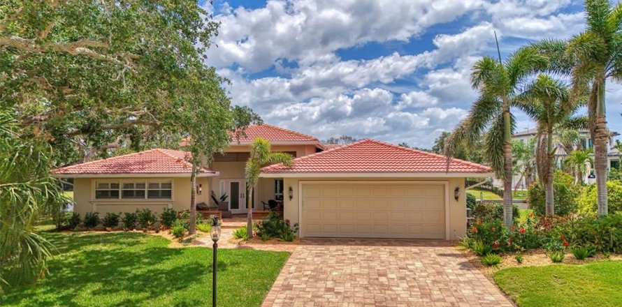 House in Sarasota, Florida 3 bedrooms, 205.96 sq.m. № 1675012
