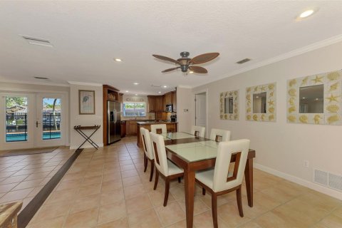 House in Sarasota, Florida 3 bedrooms, 205.96 sq.m. № 1675012 - photo 27