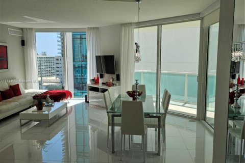Condo in Sunny Isles Beach, Florida, 3 bedrooms  № 1703637 - photo 10