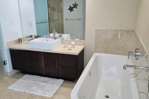 Condo in Sunny Isles Beach, Florida, 3 bedrooms  № 1703637 - photo 21