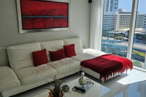 Condo in Sunny Isles Beach, Florida, 3 bedrooms  № 1703637 - photo 15