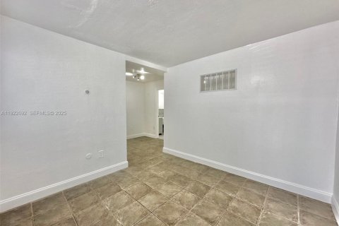 Снять в аренду квартиру в Майами, Флорида 1 спальня, 60.39м2, № 1976508 - фото 5