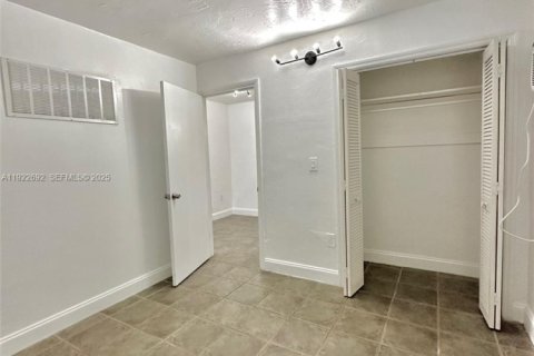 Снять в аренду квартиру в Майами, Флорида 1 спальня, 60.39м2, № 1976508 - фото 10