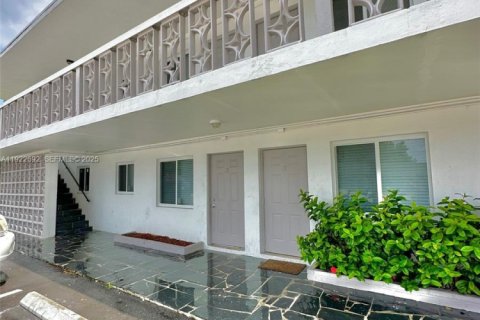 Снять в аренду квартиру в Майами, Флорида 1 спальня, 60.39м2, № 1976508 - фото 4