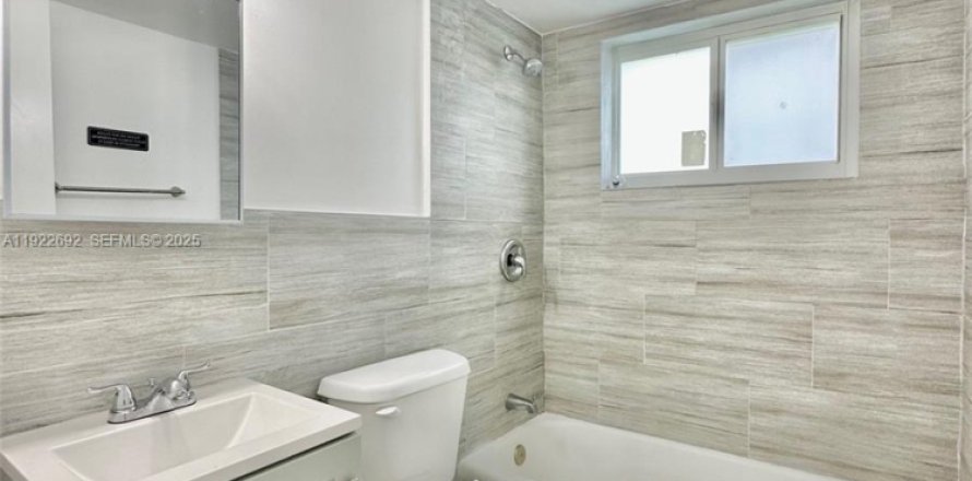 Квартира в Майами, Флорида 1 спальня, 60.39м2 № 1976508