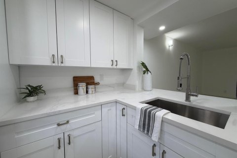 Condo in Delray Beach, Florida, 2 bedrooms № 2177362 - photo 2
