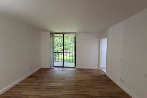 Condo in Delray Beach, Florida, 2 bedrooms № 2177362 - photo 11