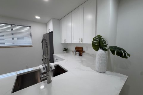 Condo in Delray Beach, Florida, 2 bedrooms № 2177362 - photo 4