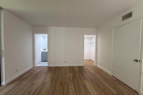 Condo in Delray Beach, Florida, 2 bedrooms № 2177362 - photo 12