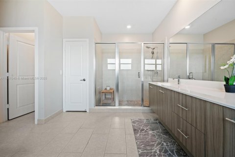 House in Miramar, Florida 5 bedrooms, 314.1 sq.m. № 1871779 - photo 17