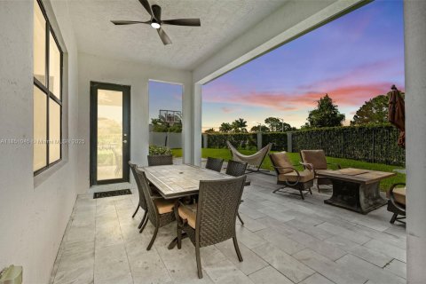 House in Miramar, Florida 5 bedrooms, 314.1 sq.m. № 1871779 - photo 29