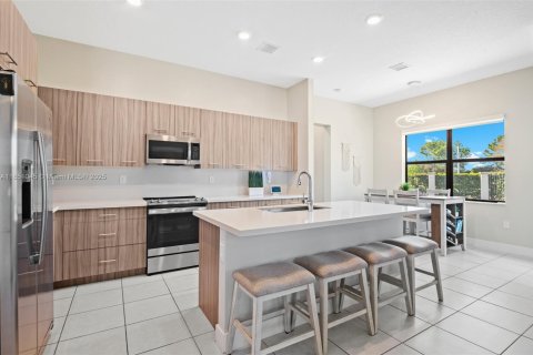 House in Miramar, Florida 5 bedrooms, 314.1 sq.m. № 1871779 - photo 7