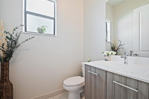 House in Miramar, Florida 5 bedrooms, 314.1 sq.m. № 1871779 - photo 25