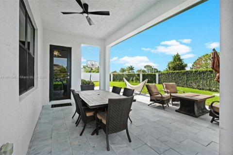 House in Miramar, Florida 5 bedrooms, 314.1 sq.m. № 1871779 - photo 28