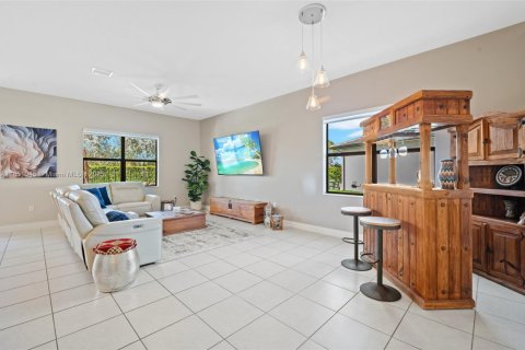 House in Miramar, Florida 5 bedrooms, 314.1 sq.m. № 1871779 - photo 8