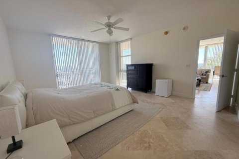 Condominio en alquiler en West Palm Beach, Florida, 3 dormitorios, 149.2 m2 № 2241409 - foto 12