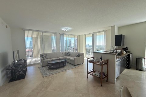 Condominio en alquiler en West Palm Beach, Florida, 3 dormitorios, 149.2 m2 № 2241409 - foto 3